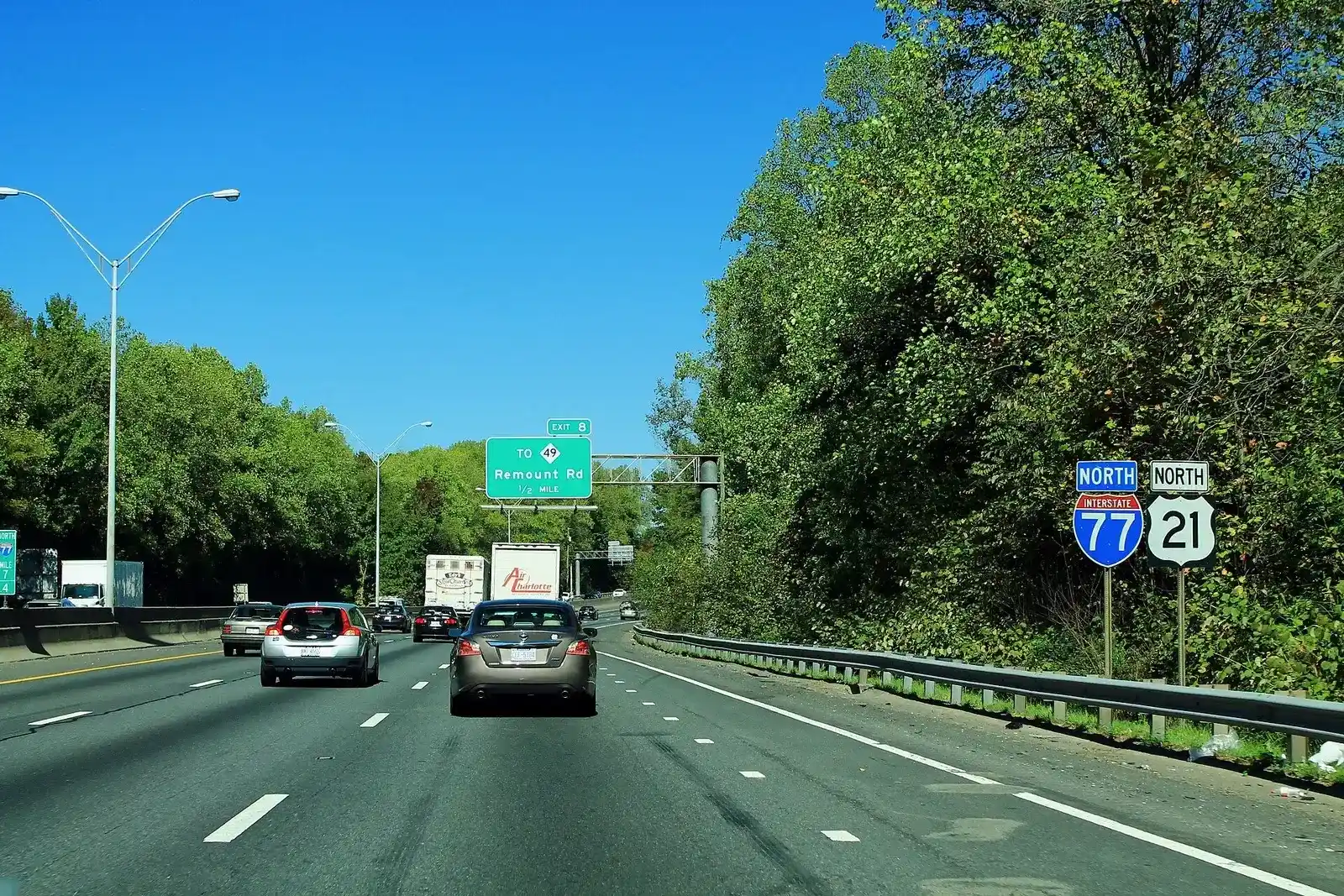Northbound I-77 and US 21 near mile marker 7 in Charlotte