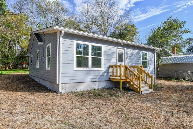 4 Chapman, Cheraw, SC - 3 beds, 2 baths, 1,392 sqft - $189,900