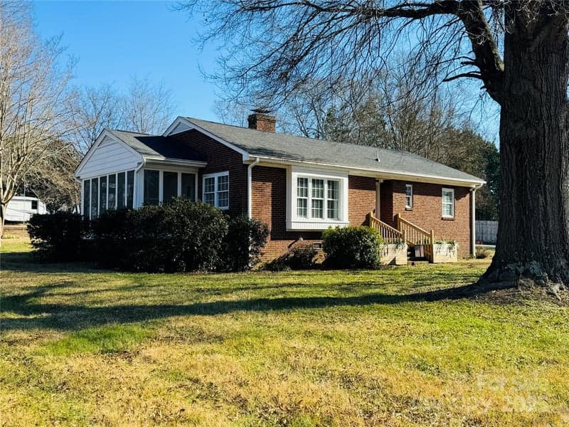 813 Zion, Landis, NC - 3 beds, 2 baths, 1,475 sqft - $320,000