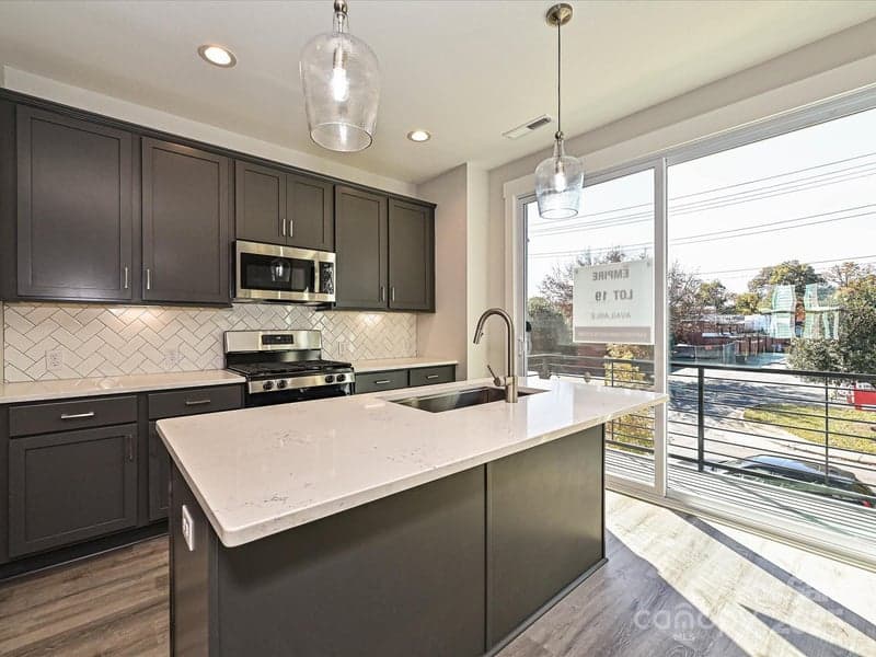 1225 34th CSW0419, Charlotte, NC - 2 beds, 4 baths, 1,567 sqft - $489,900