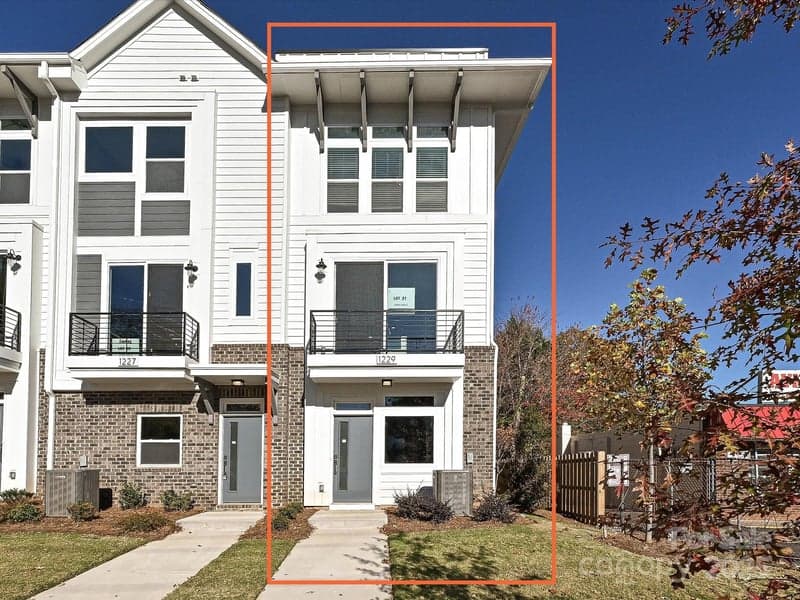 1229 34th CSW0421, Charlotte, NC - 2 beds, 3 baths, 1,451 sqft - $499,900