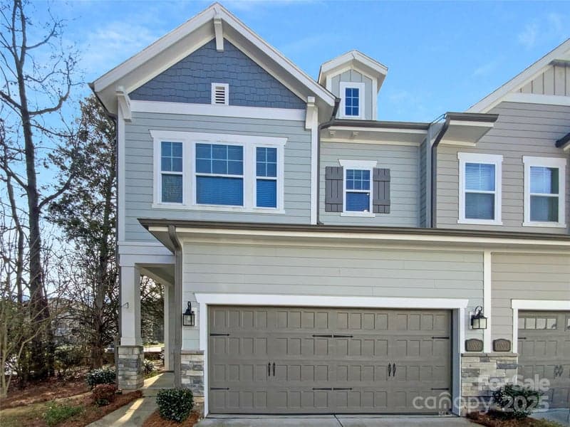 11005 Cobb Creek, Charlotte, NC - 3 beds, 3 baths, 2,342 sqft - $600,000