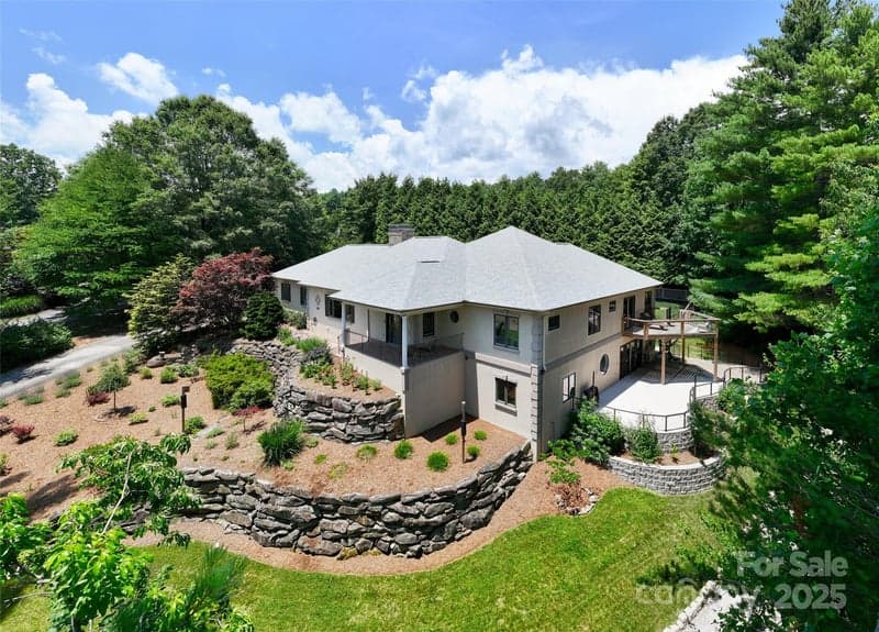 649 Rickel, Hendersonville, NC - 3 beds, 3 baths, 5,214 sqft - $899,000