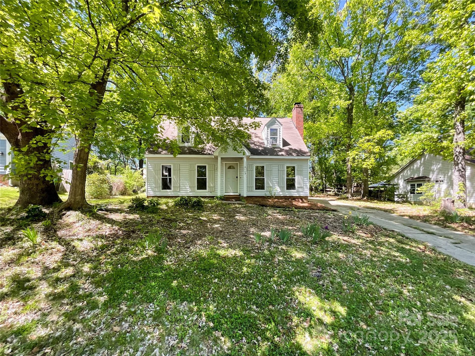 2113 Killarney - Image 1