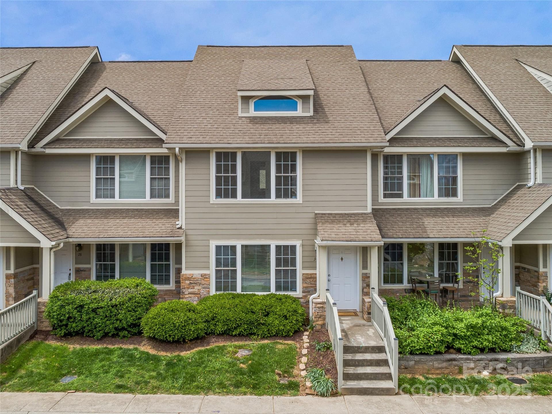 30 Rotunda - Image 1