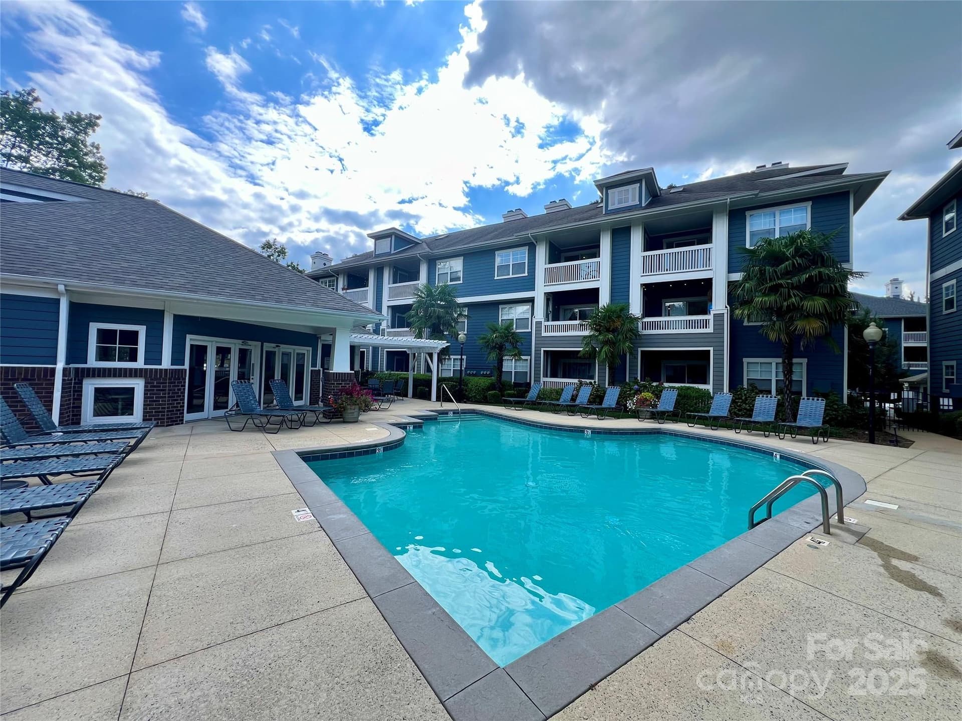 2209 Sumner Green M - Image 1