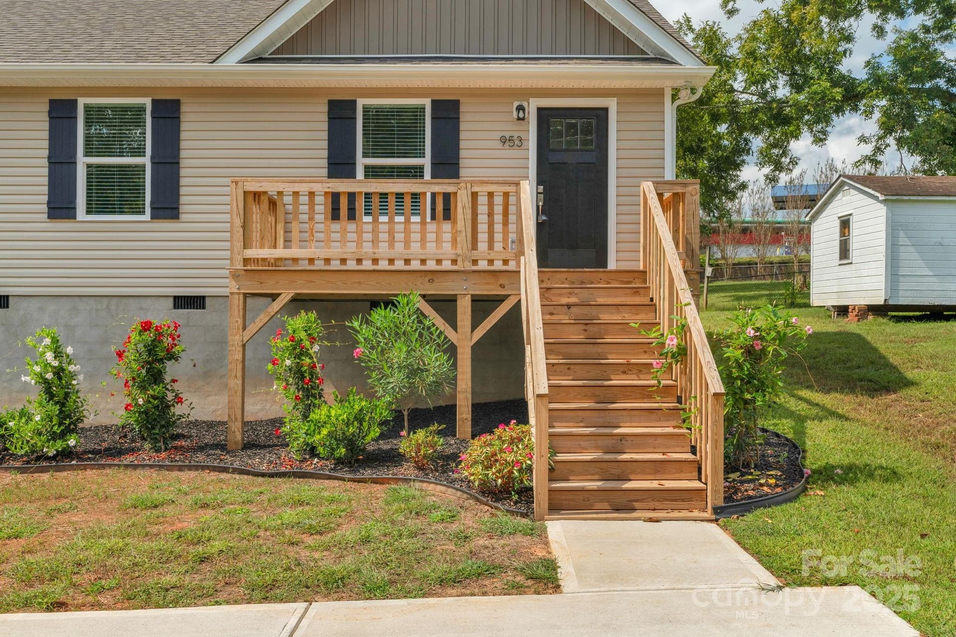 953 Hardin - Image 1