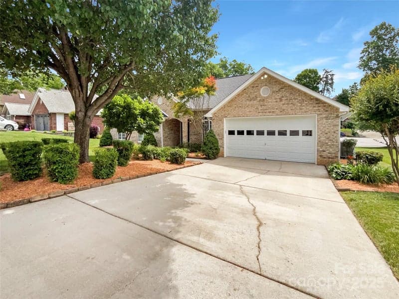 1326 Crown Ridge, Fort Mill, SC - 4 beds, 2 baths, 2,207 sqft - $490,000