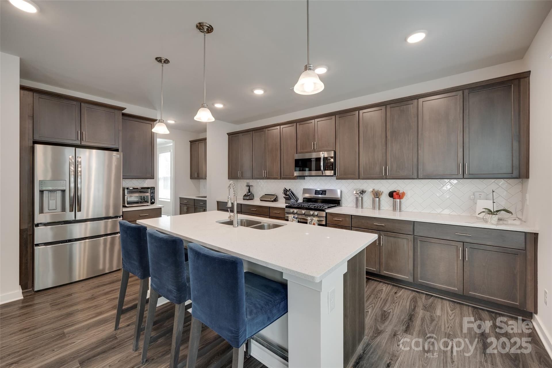 1195 Cavalier - Image 1