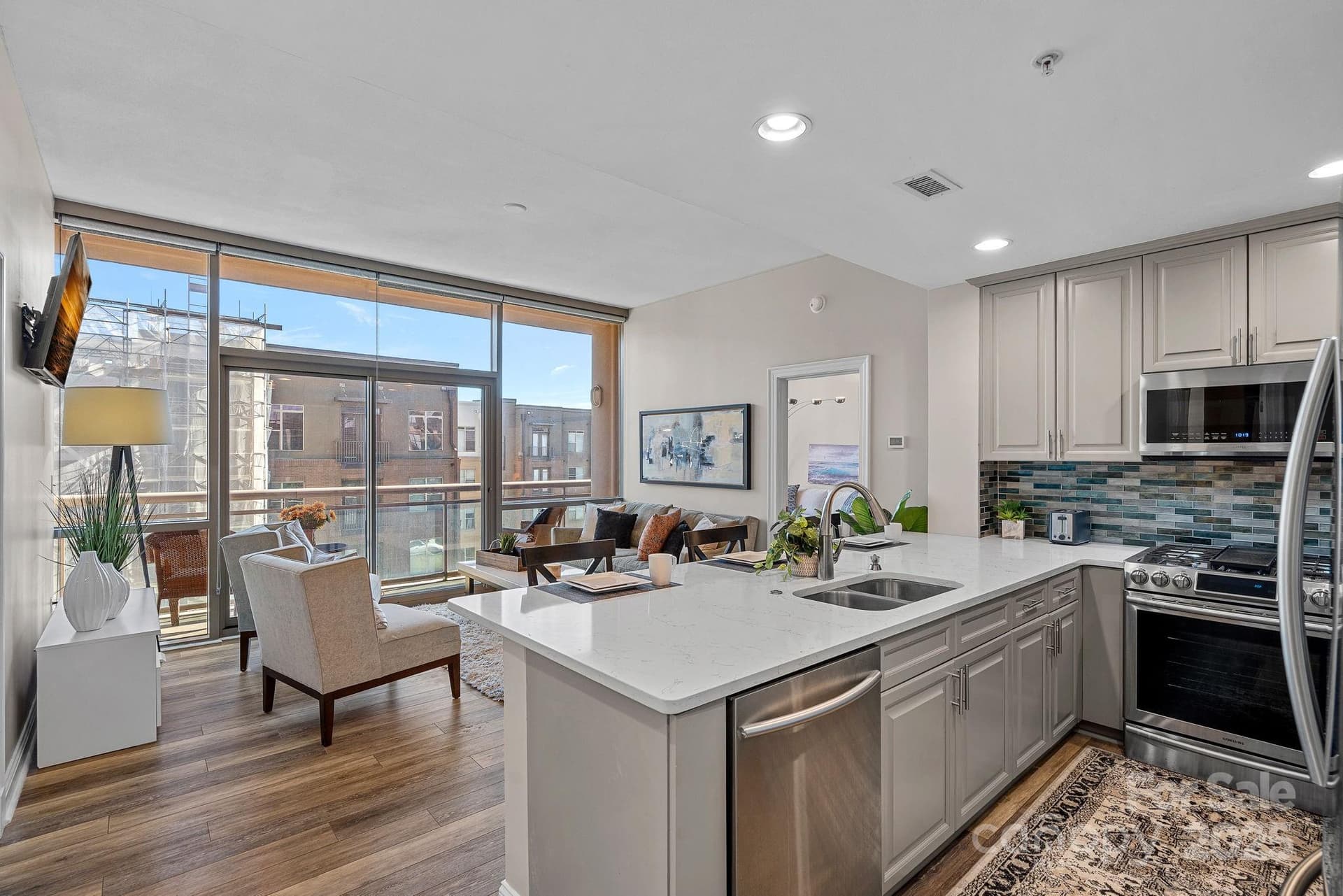 315 Arlington 607 - Image 1