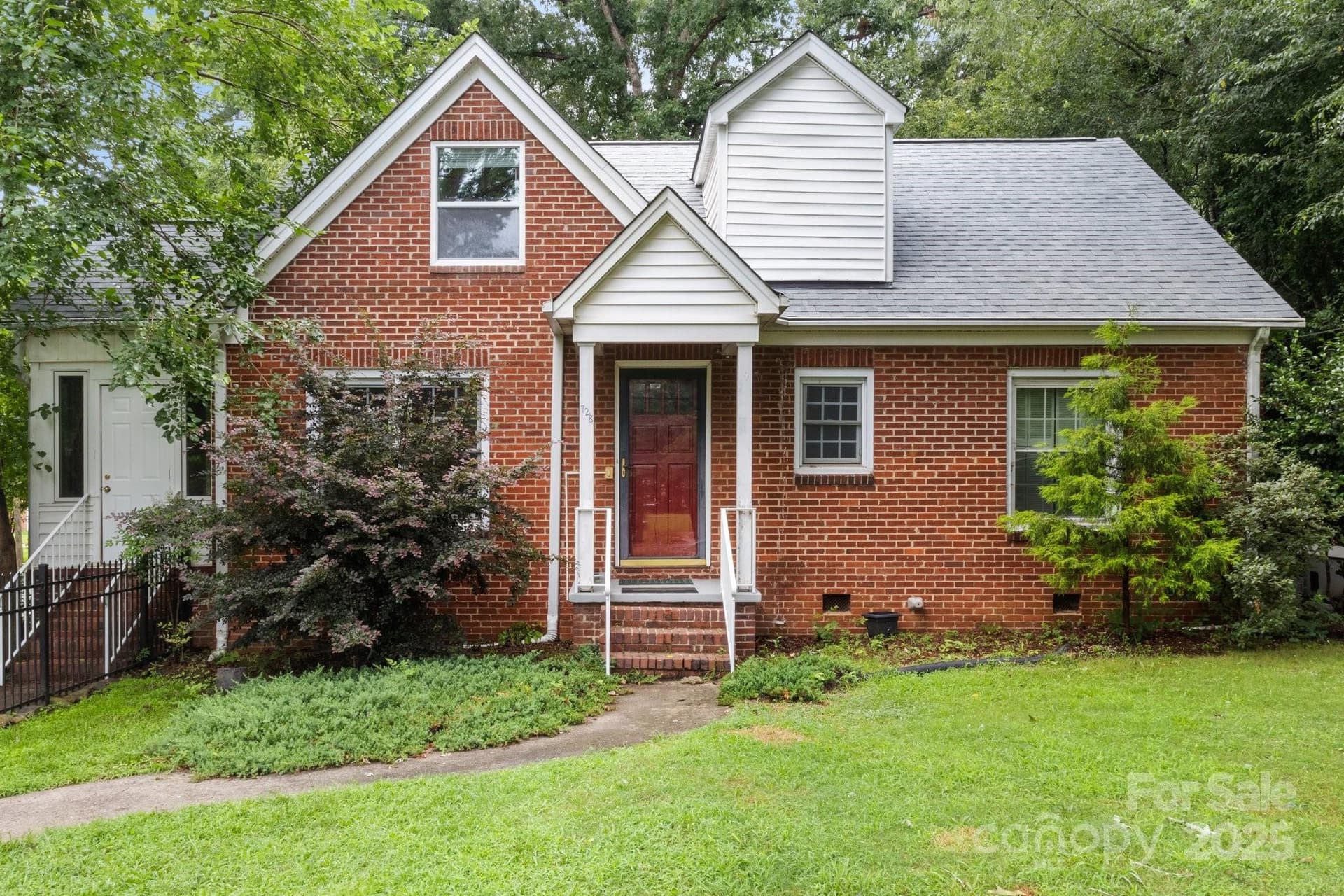 728 Blanton - Image 1