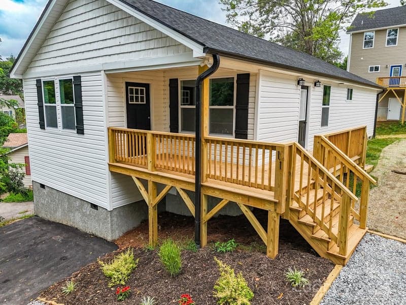 11 Rhudy, Asheville, NC - 3 beds, 2 baths, 1,413 sqft - $344,900