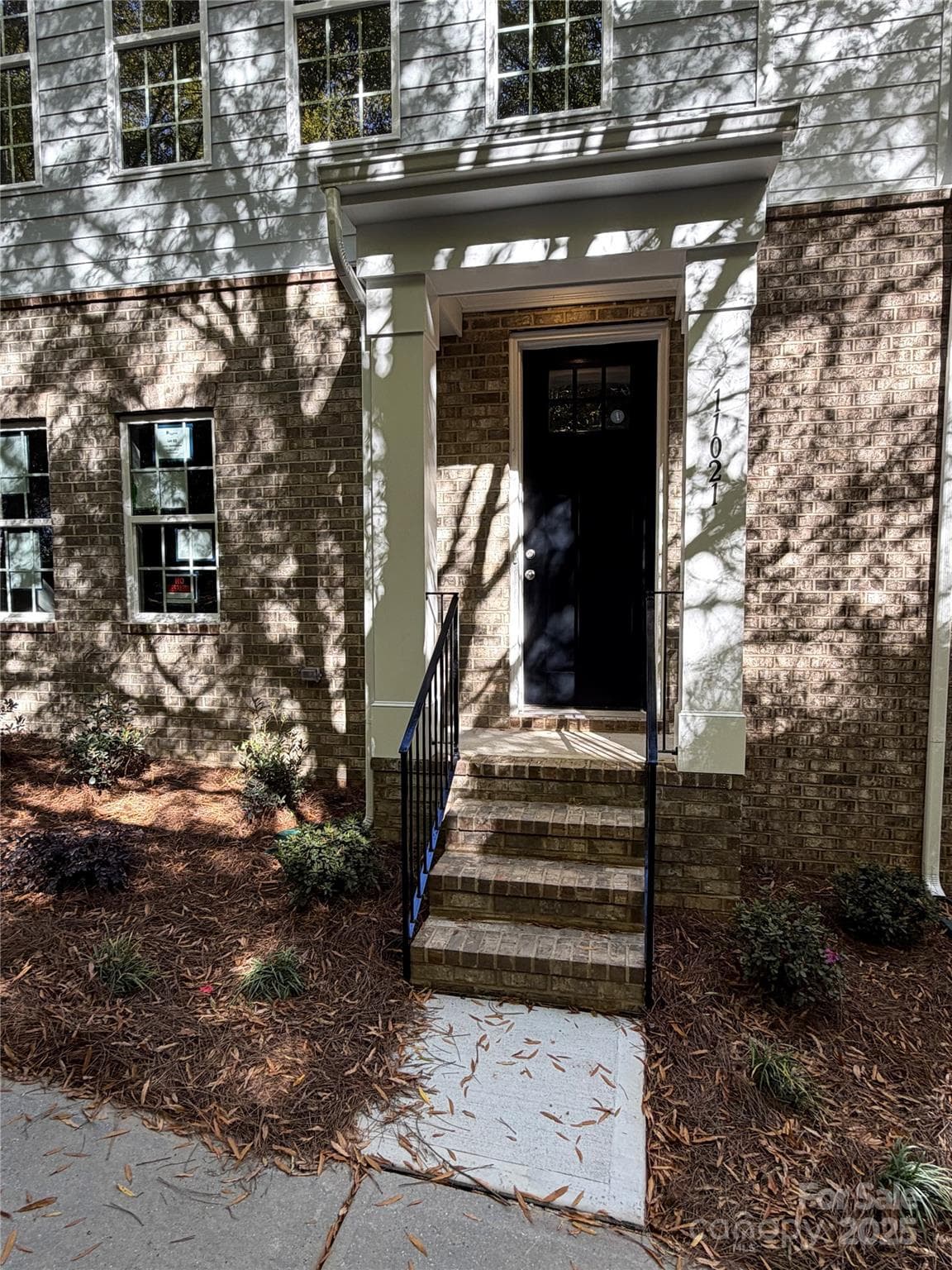 11021 Warfield 03 - Image 1