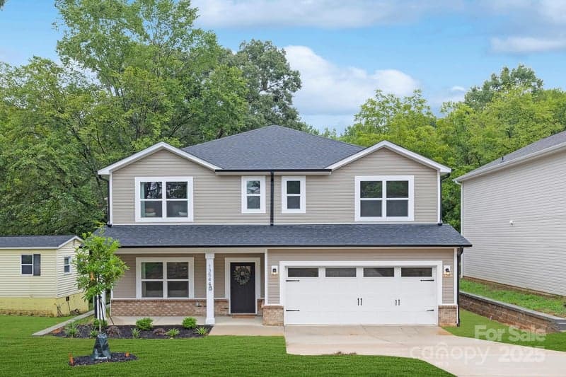 13544 Central, Huntersville, NC - 5 beds, 4 baths, 2,683 sqft - $450,000