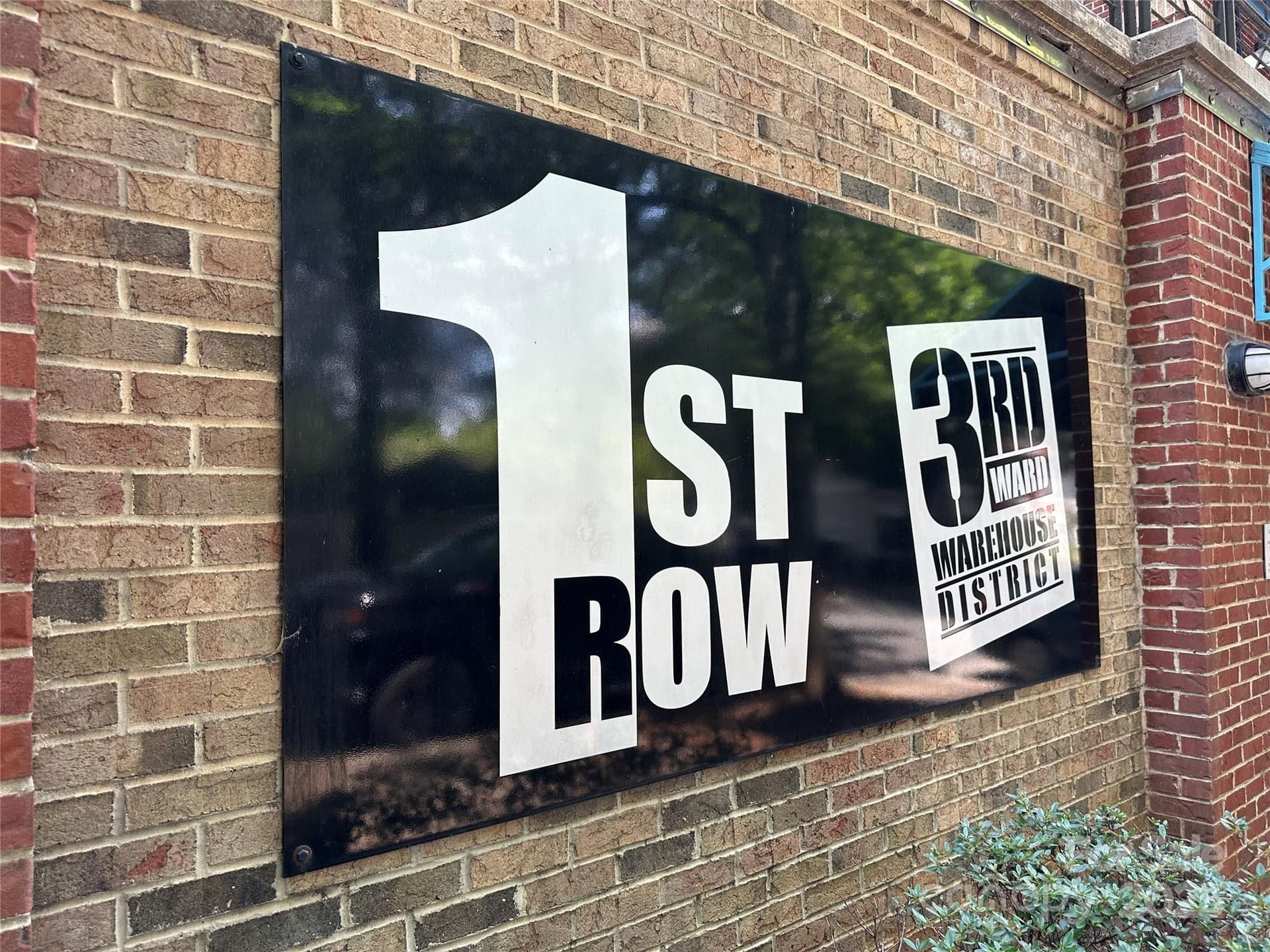 1101 1st 409 - Image 1