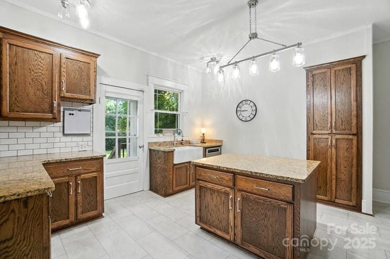 502 Elm, Marshville, NC - 4 beds, 3 baths, 2,350 sqft - $375,000