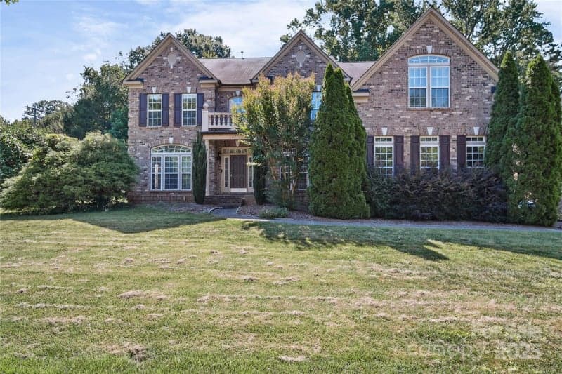 107 Wellesley, Mooresville, NC - 5 beds, 4 baths, 4,664 sqft - $685,000