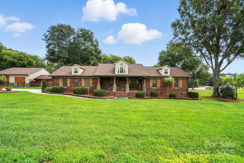 3369 Roberta, Concord, NC - 5 beds, 4 baths, 1,532 sqft - $1,600,000