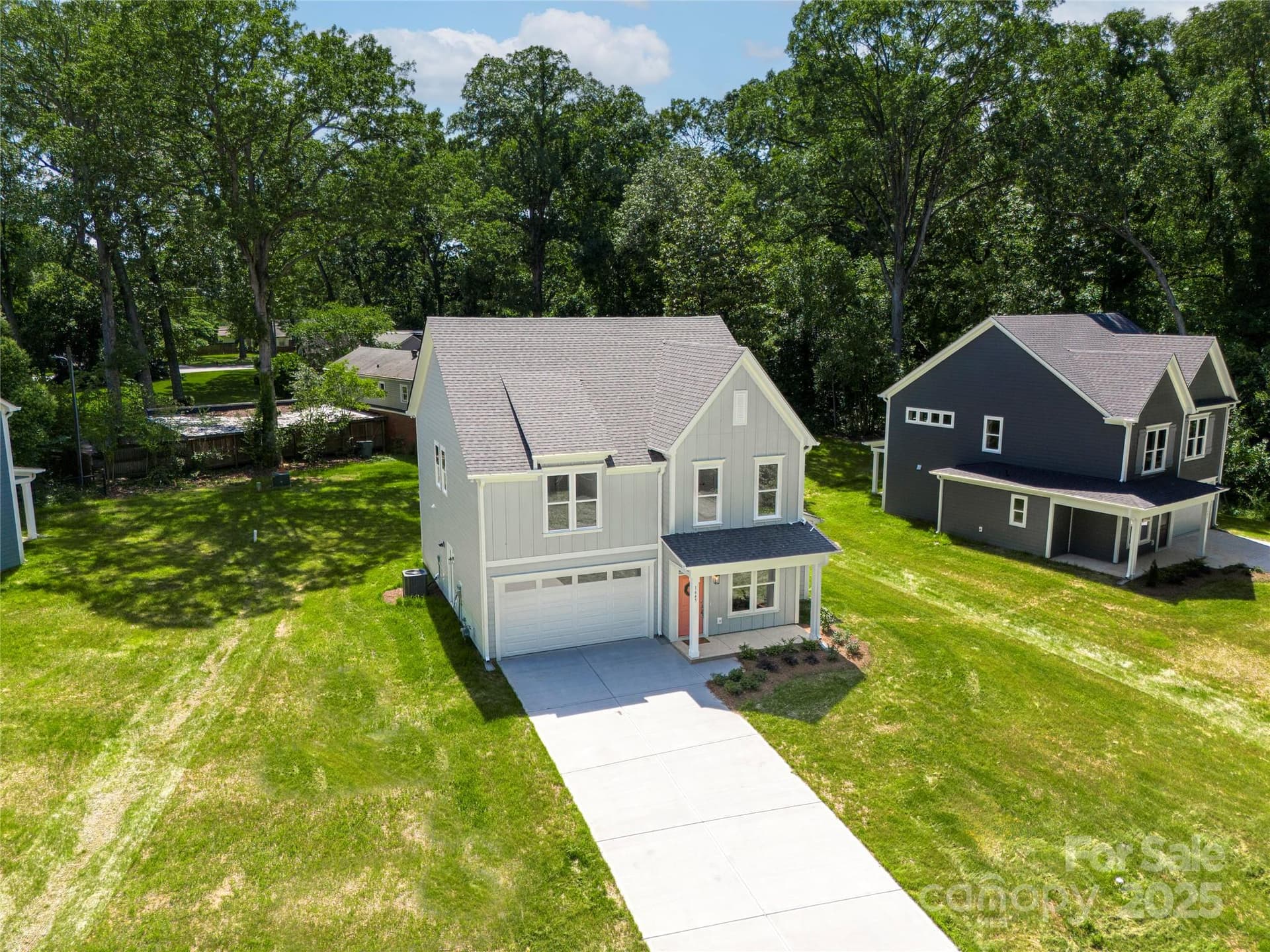 1645 Carolina - Image 1