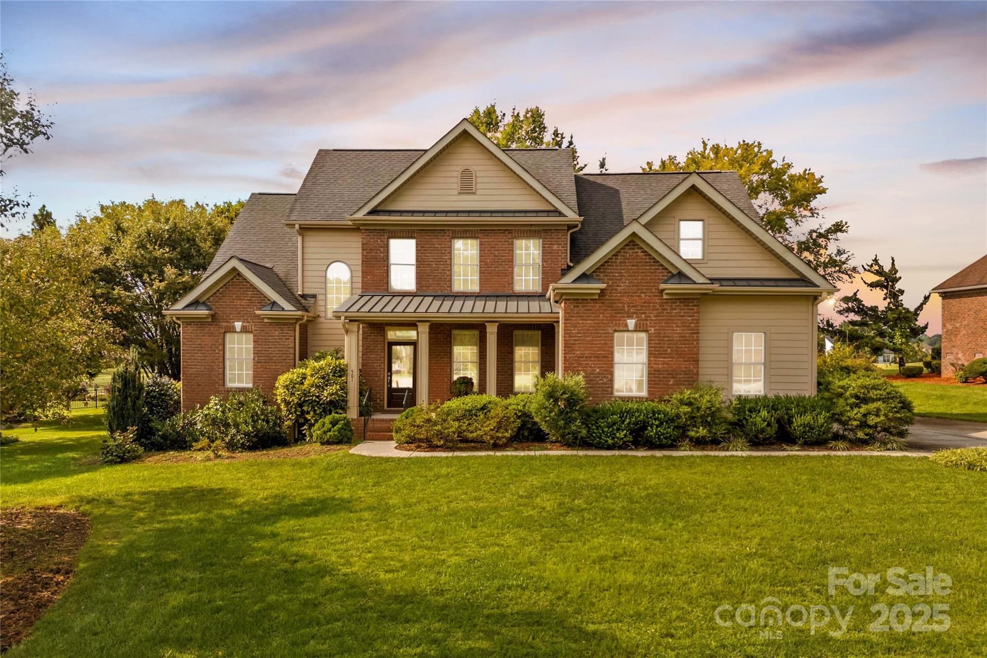 501 Muirfield - Image 1