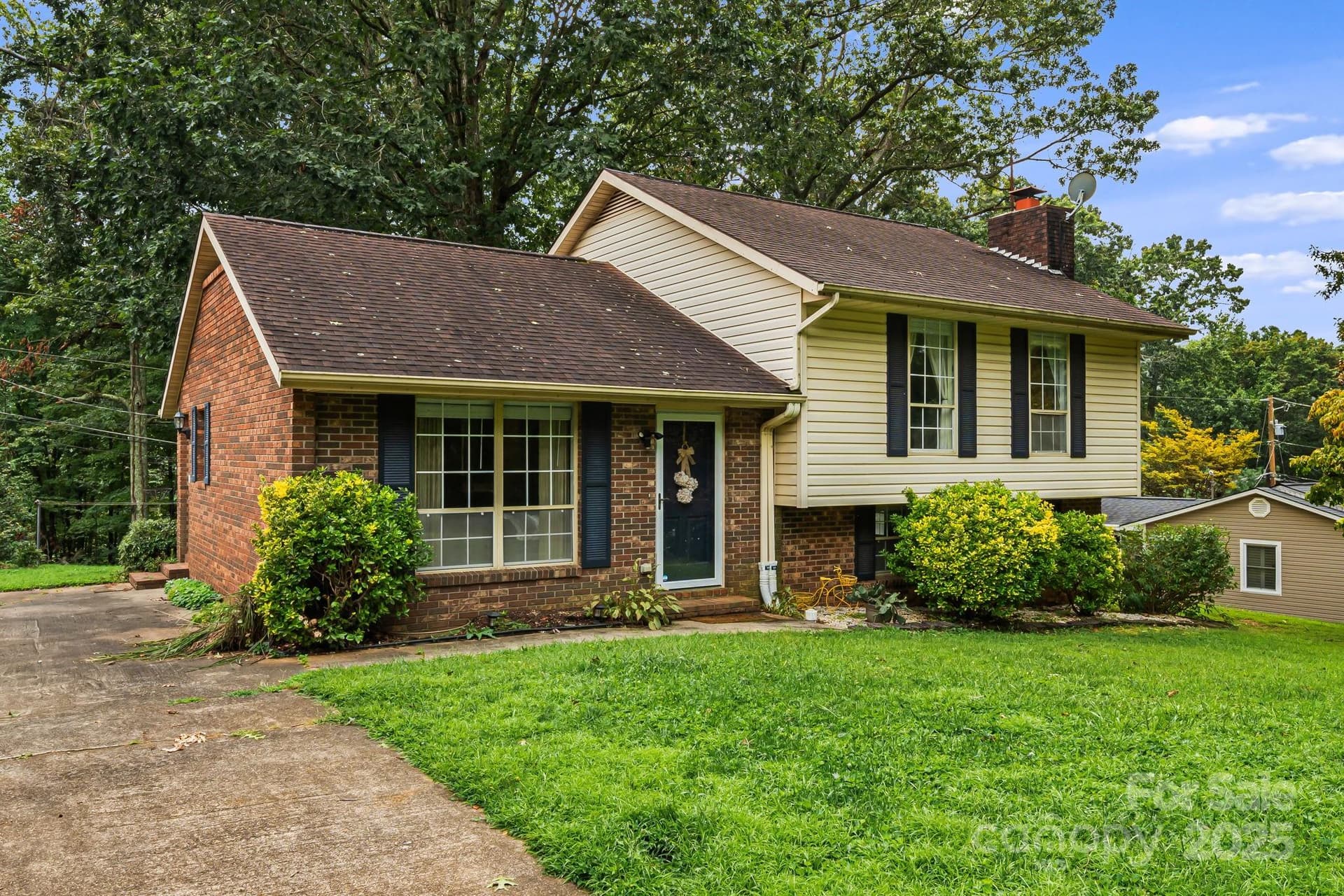 102 Aycock - Image 1