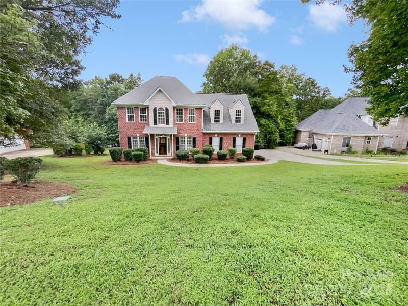 2405 Falling Leaf, Rock Hill, SC - 4 beds, 3 baths, 2,556 sqft - $452,000