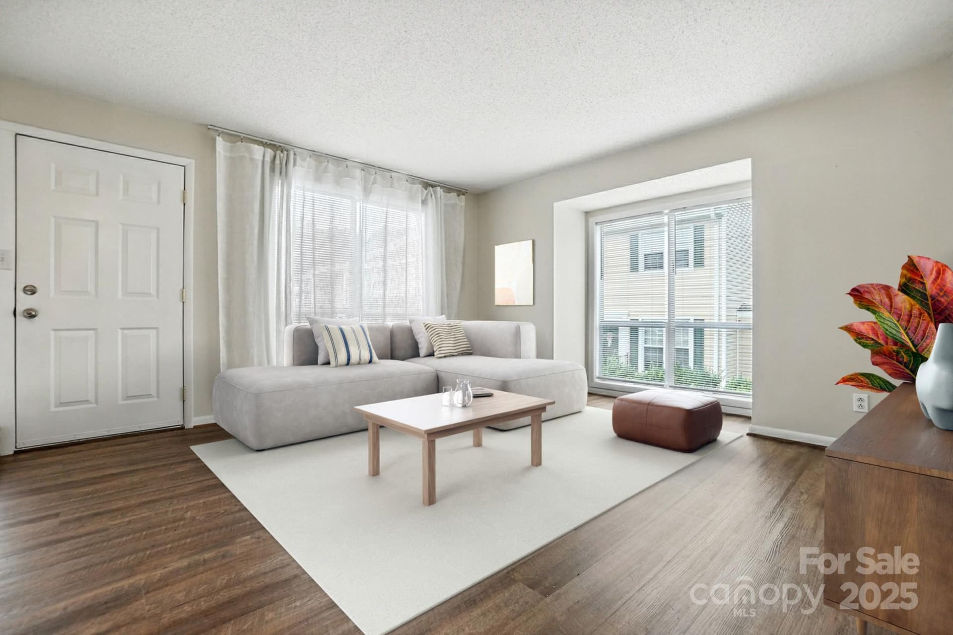 1101 Surry - Image 1