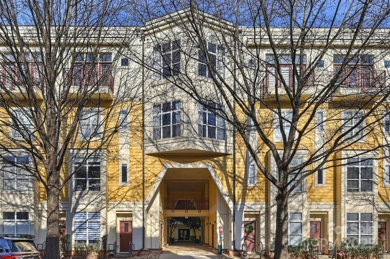 2125 Southend 132, Charlotte, NC - 1 bed, 1 bath, 696 sqft - $309,500