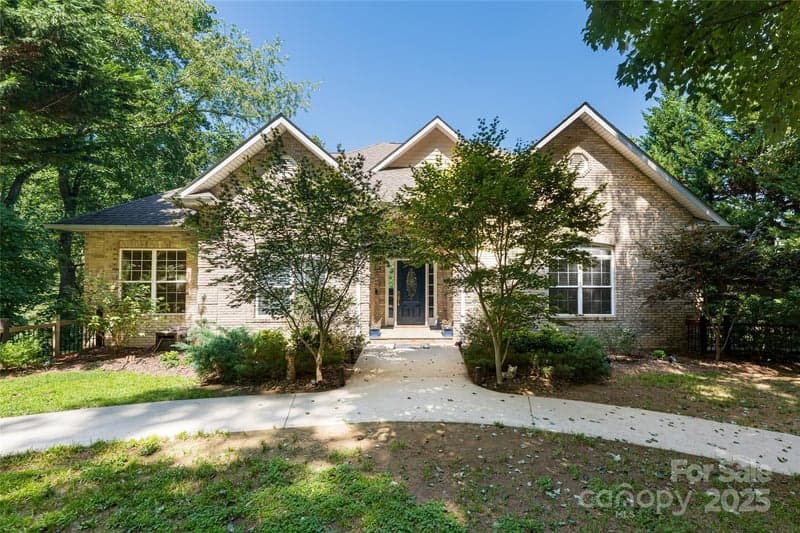 47 Timberwood, Asheville, NC - 4 beds, 3 baths, 2,070 sqft - $799,000