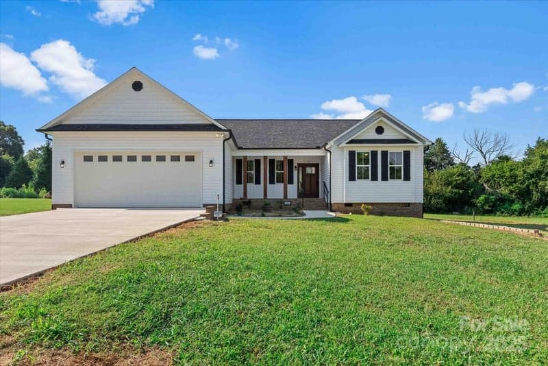 113 Cheval, Cleveland, NC - 4 beds, 3 baths, 2,175 sqft - $494,900