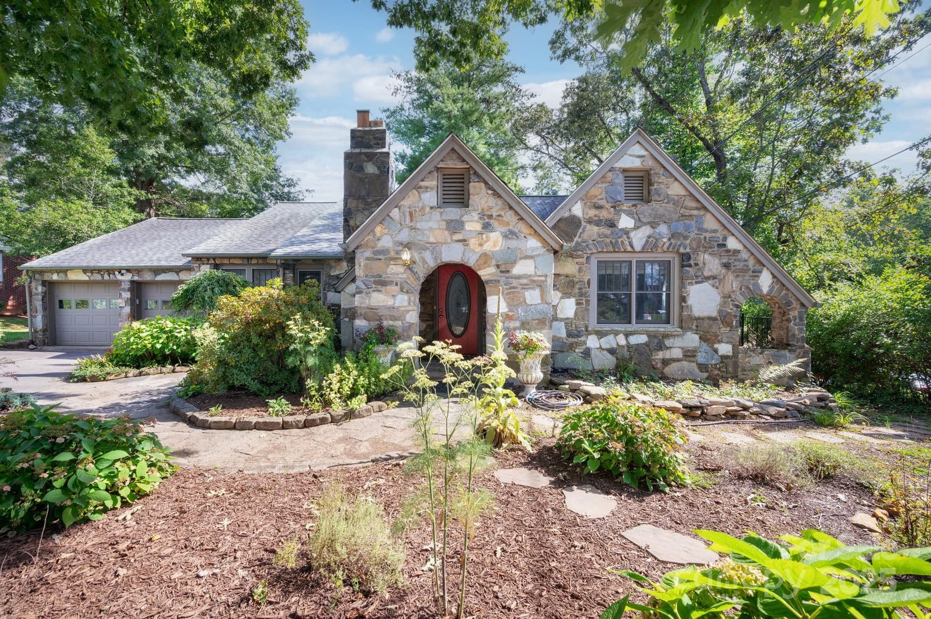 115 Oakland - Image 1