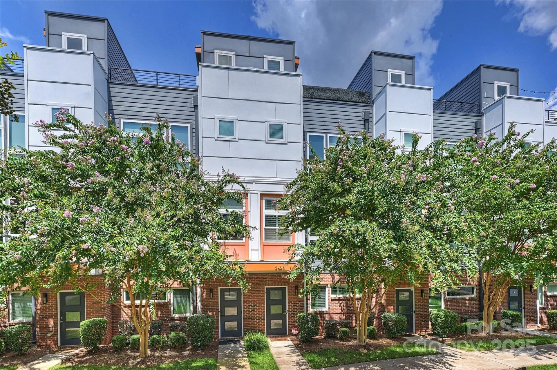 2438 Brelade - Image 1