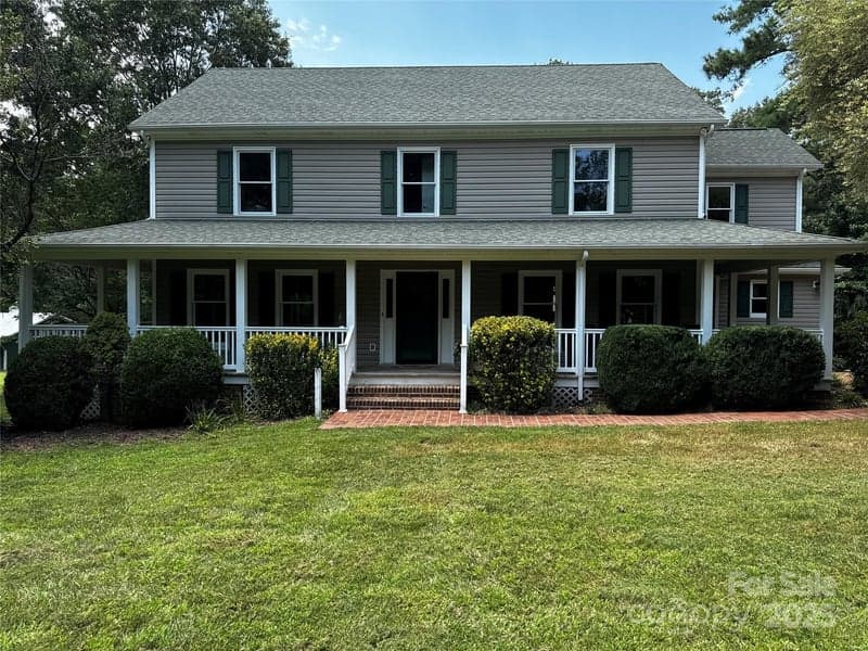 3424 Red Fox, Matthews, NC - 4 beds, 3 baths, 2,862 sqft - $940,000