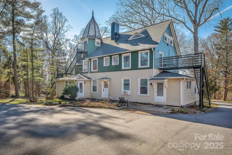 15 Grindstaff, Asheville, NC - 8 beds, 0 baths, 4,876 sqft - $999,000