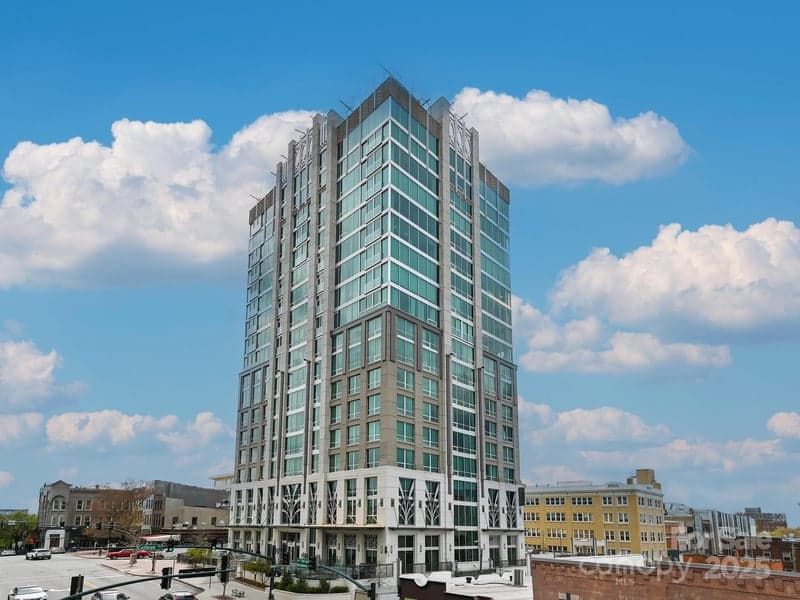 7 Patton 1104, Asheville, NC - 1 bed, 2 baths, 1,136 sqft - $985,000