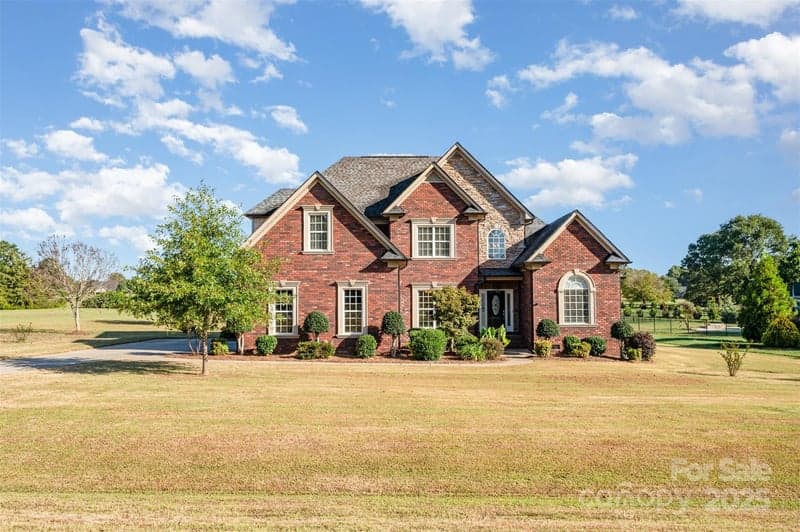 4933 Campobello, Monroe, NC - 4 beds, 3 baths, 2,960 sqft - $739,900