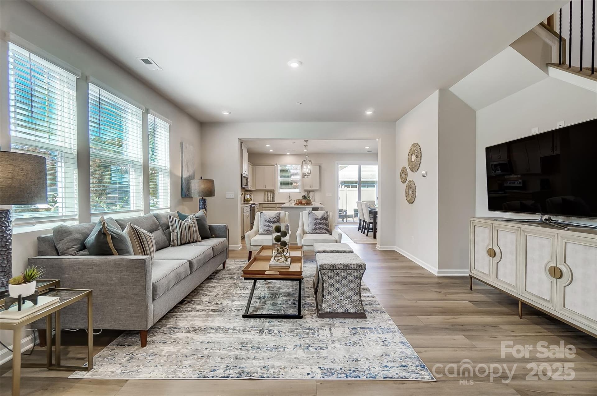 2475 Hedgecliff - Image 1