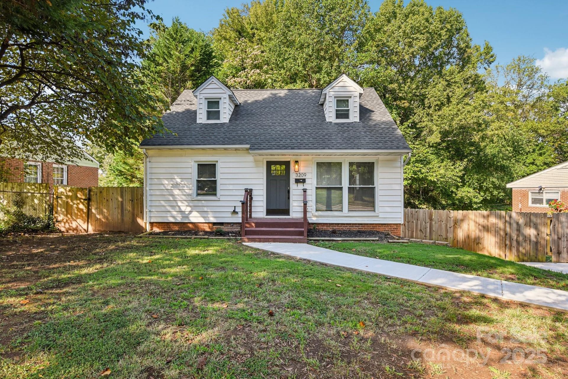 3209 Eastwood - Image 1