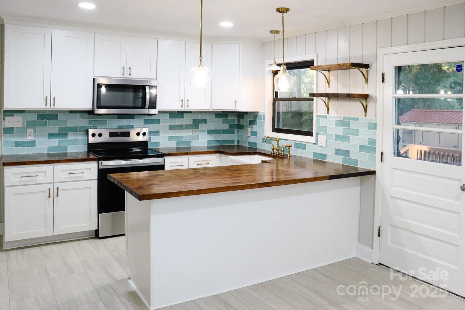 3950 Harrisburg - Image 1