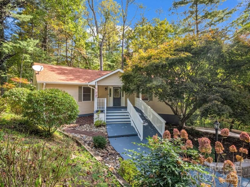 204 Pine Berry, Hendersonville, NC - 2 beds, 3 baths, 2,132 sqft - $449,900