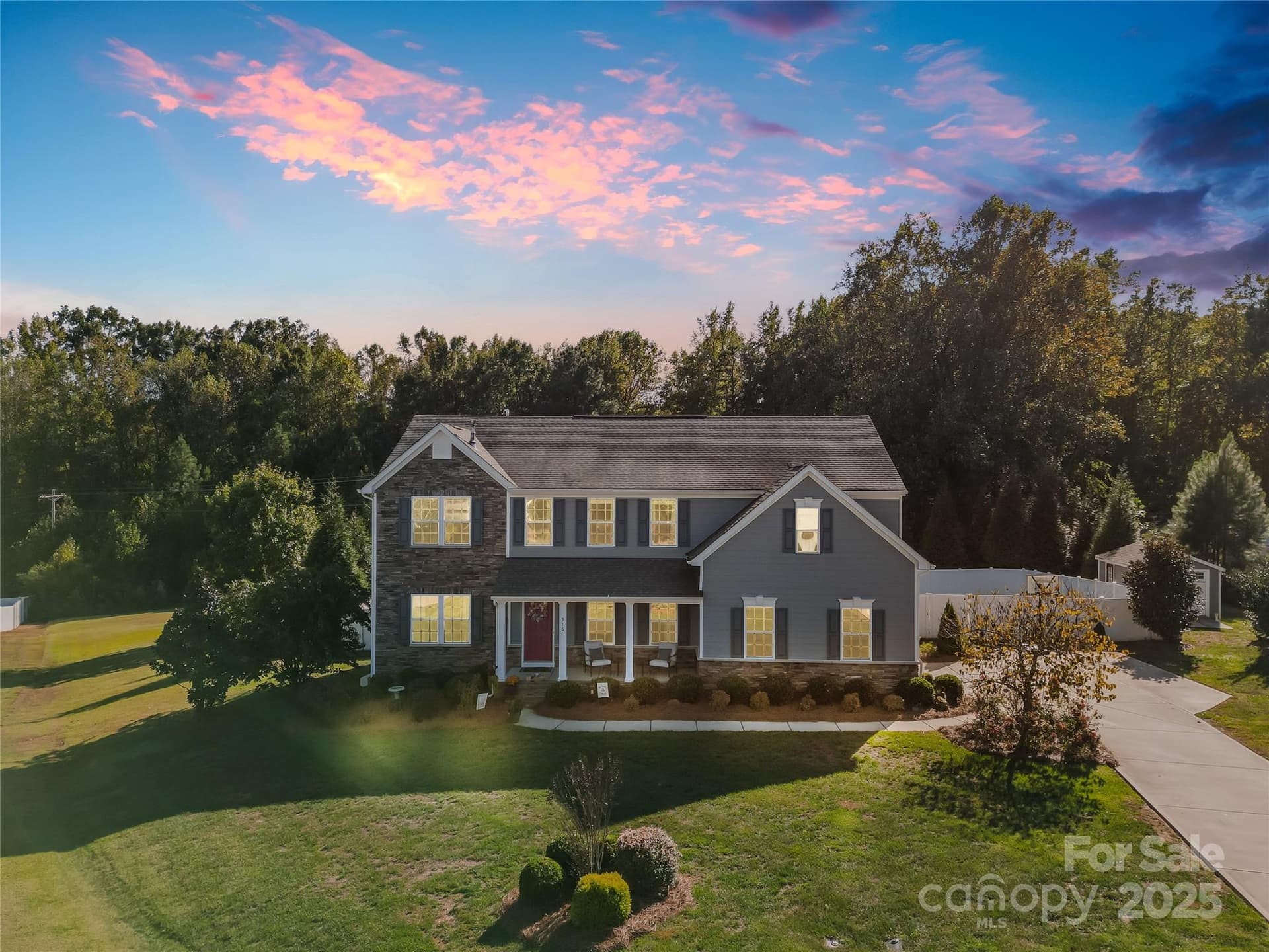 916 Manorwood - Image 1