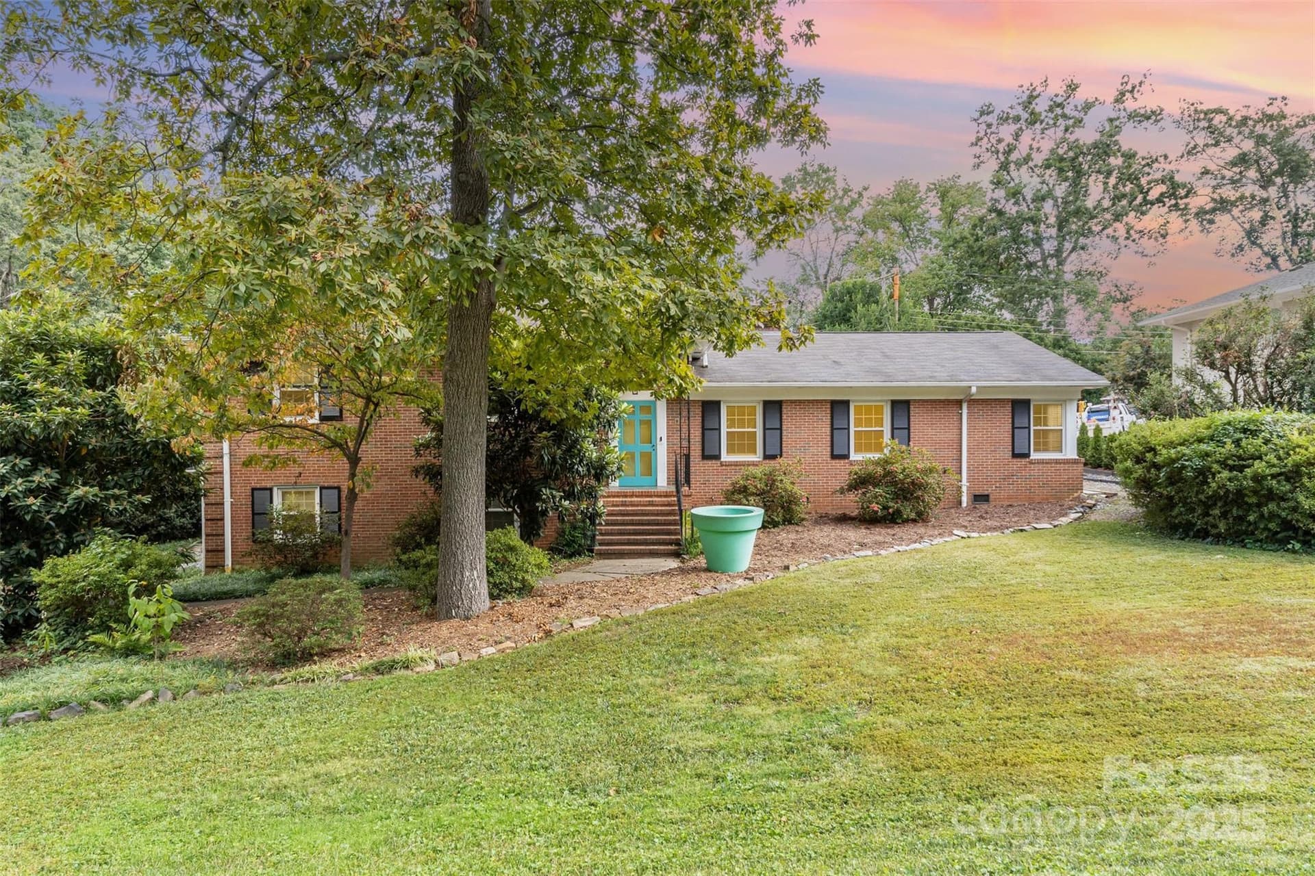 3801 Barclay Downs - Image 1