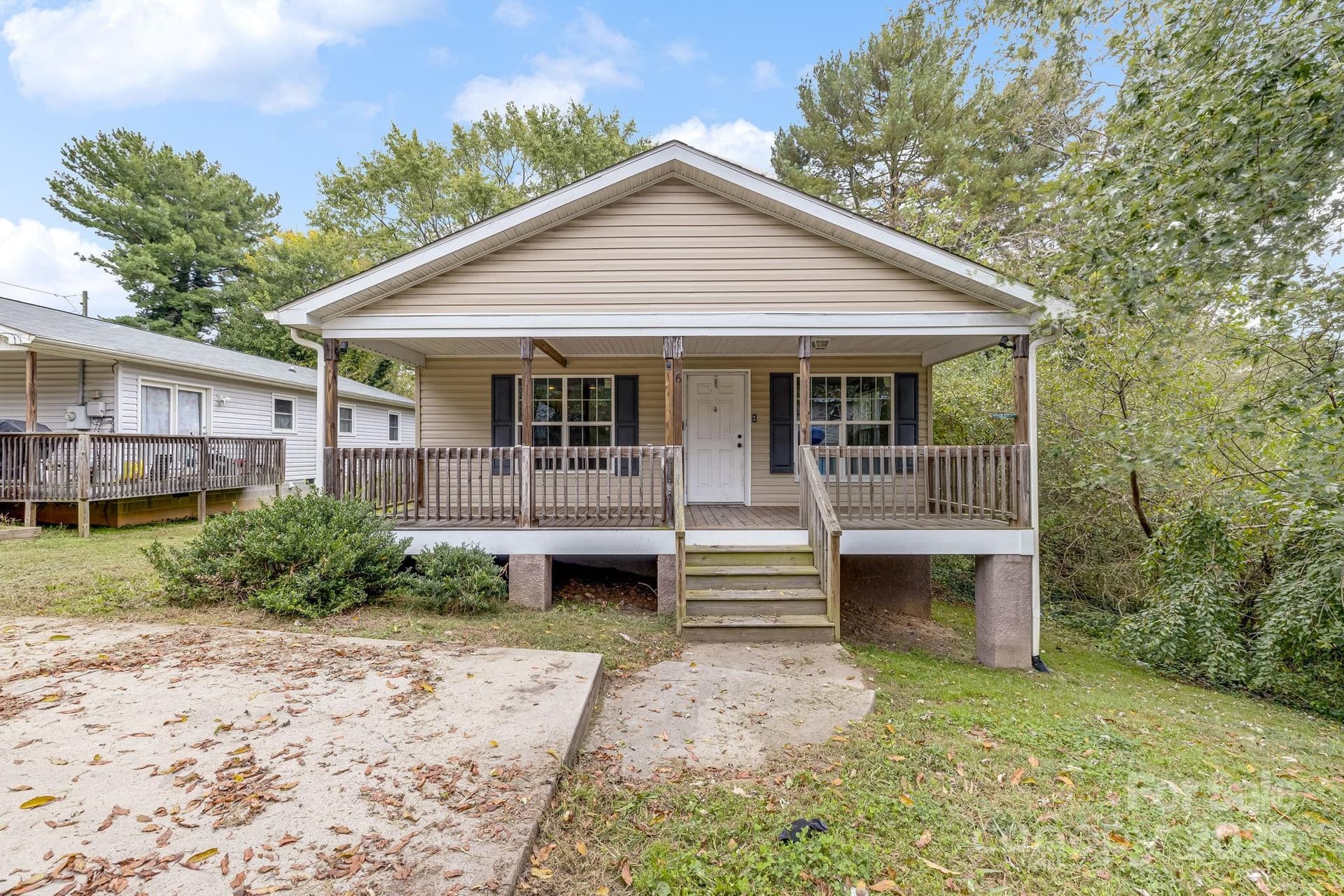 6 Deaver Park - Image 1