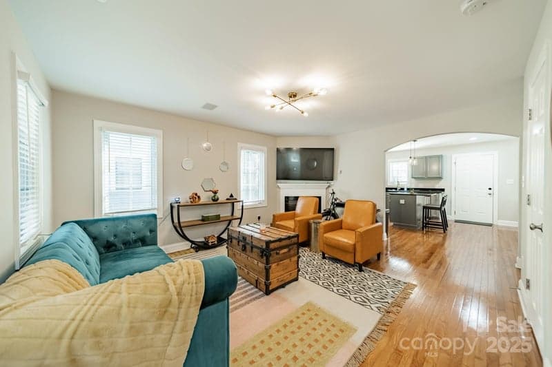 2823 Whiting, Charlotte, NC - 3 beds, 4 baths, 1,921 sqft - $739,000