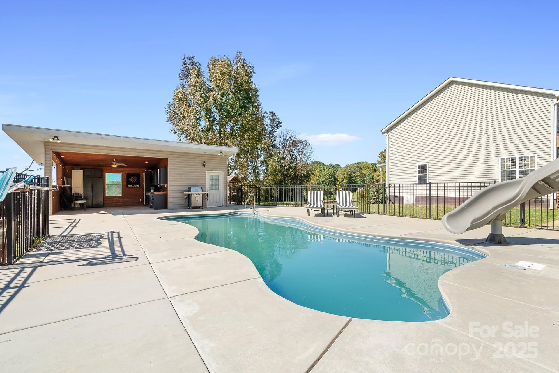 4658 Rocky Hollow - Image 1