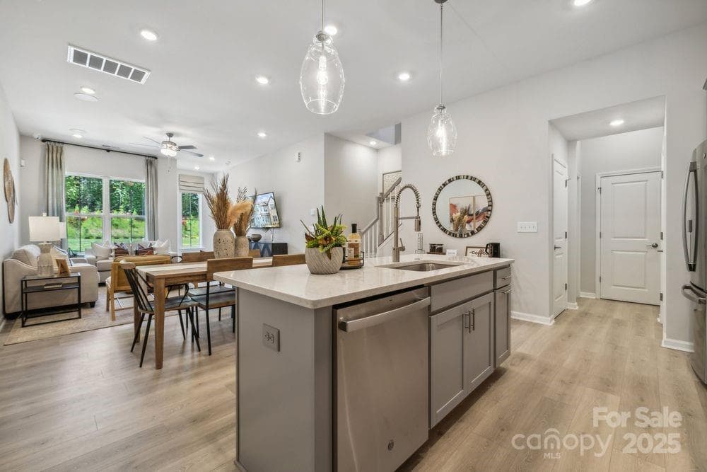 3159 Beacon Heights - Image 1