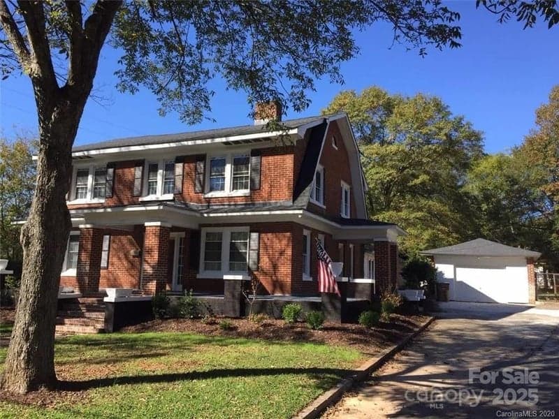 715 Marion, Shelby, NC - 5 beds, 3 baths, 3,274 sqft - $400,000
