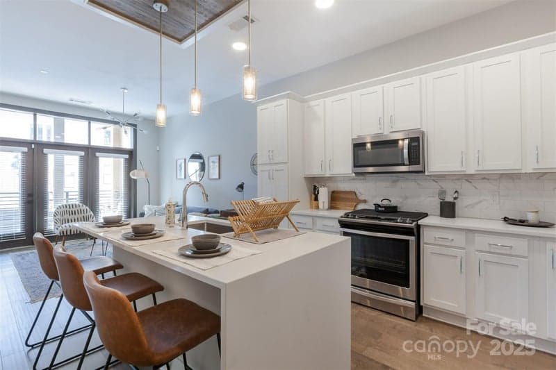 2401 Euclid 104, Charlotte, NC - 1 bed, 2 baths, 735 sqft - $385,000