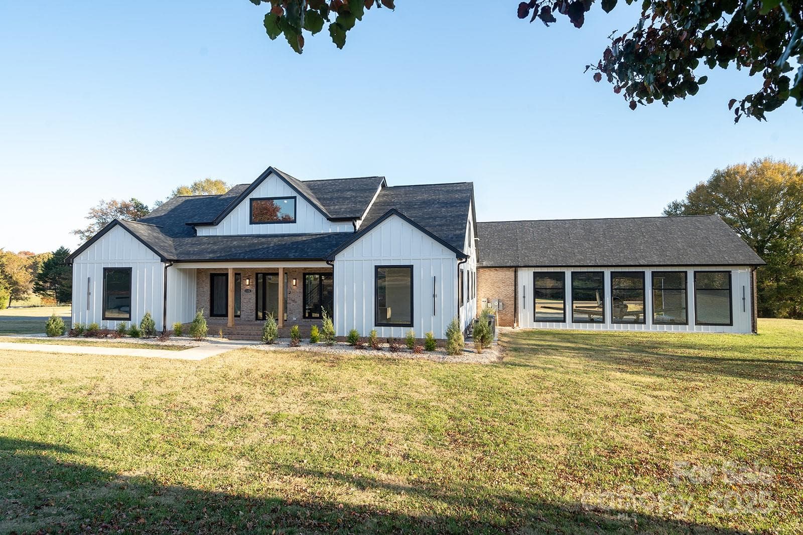 1120 Baron - Image 1