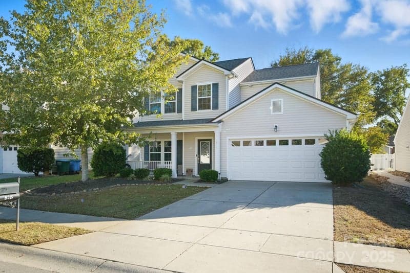 818 Traditions Park, Pineville, NC - 3 beds, 3 baths, 1,649 sqft - $435,000